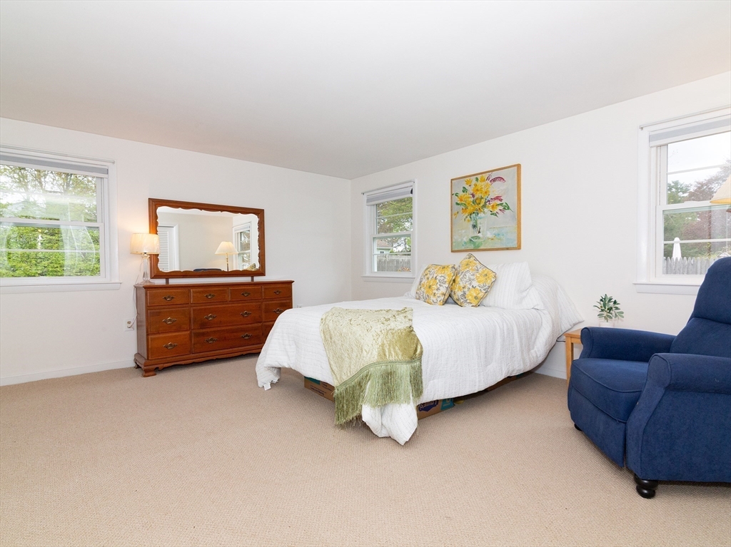 40 Dunster Road Framingham, MA 01702 - Photo 24 of 38