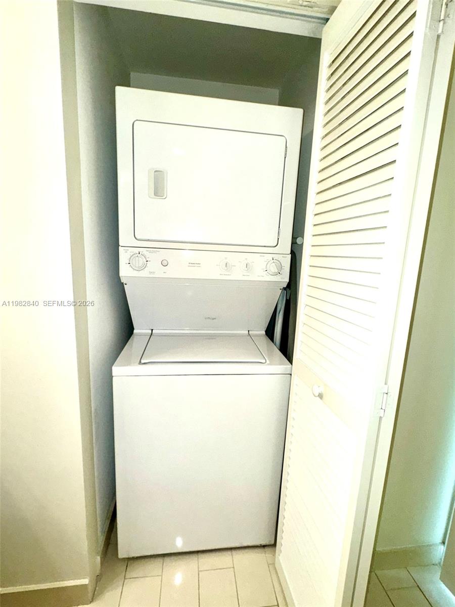 79 Southwest 12th Street, Unit 3309S Miami, FL 33130 - Photo 10 of 28