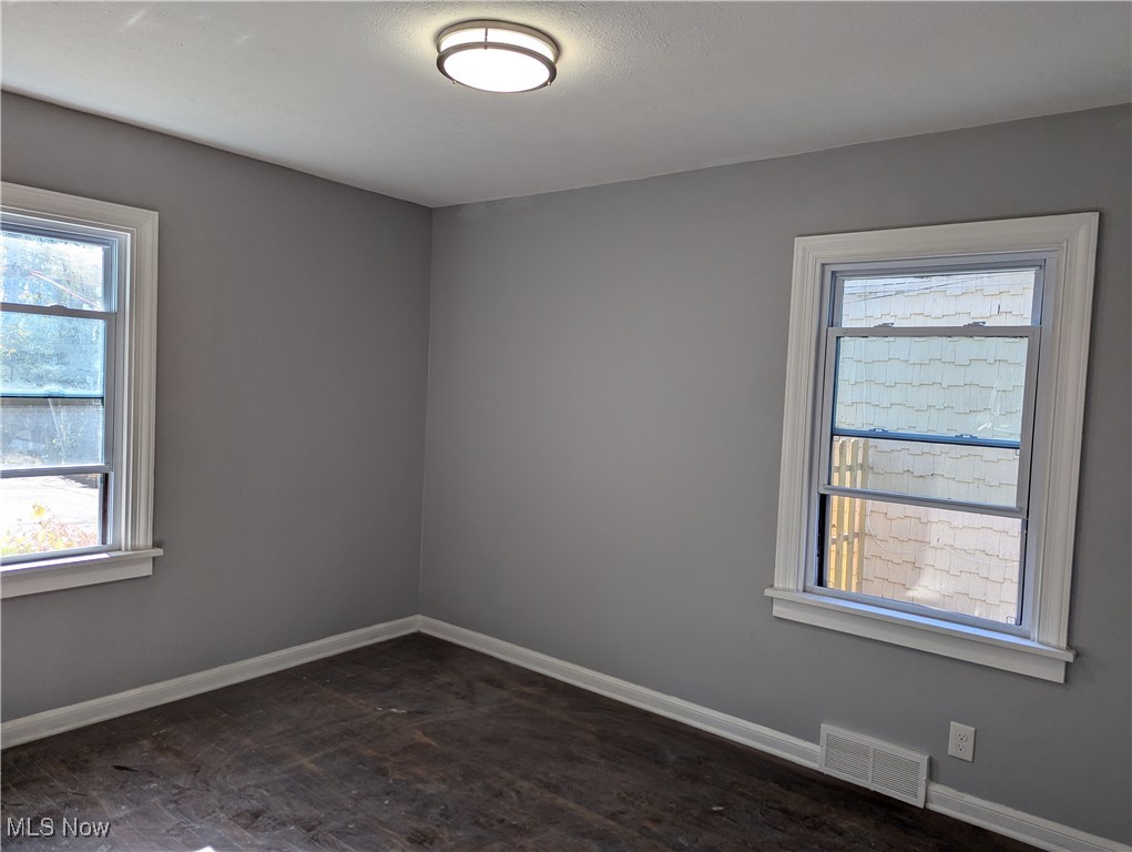 18518 Newell Road Beachwood, OH 44122 - Photo 10 of 24 1st Fl Bedroom