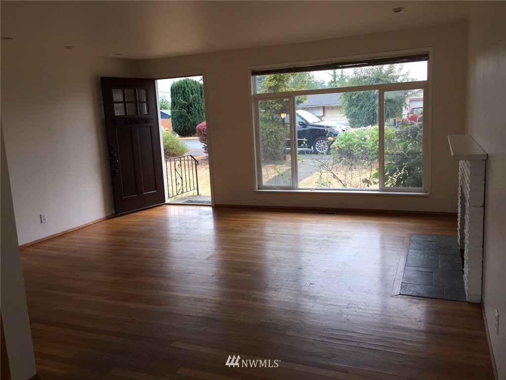 10309 128th Avenue Southeast Renton, WA 98056 - Photo 7 of 9