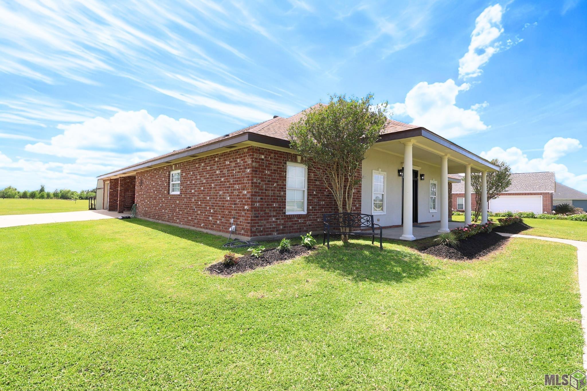 744 East Woodlawn Ranch Road Houma, LA 70363 - Photo 4 of 27