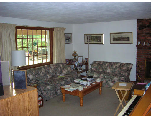 30 Whippletree Road Chelmsford, MA 01824 - Photo 3 of 8 Gallery Image 3