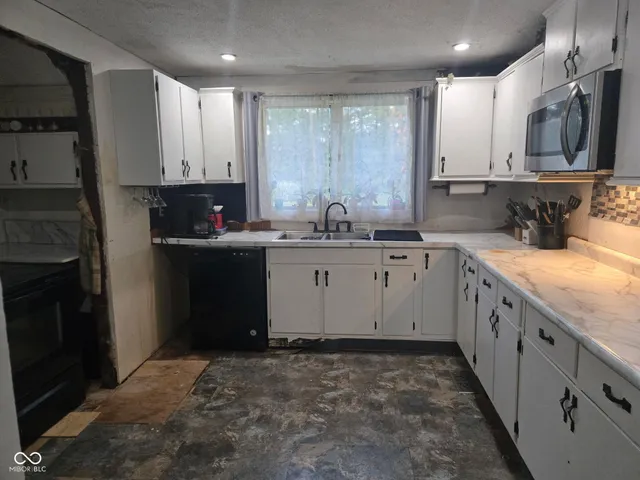 $119,999 | 2845 West 3rd Avenue, Clinton, IN 47842