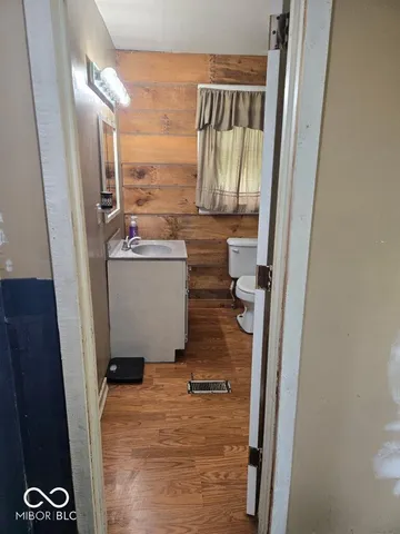 $119,999 | 2845 West 3rd Avenue, Clinton, IN 47842