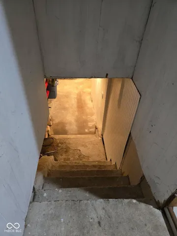 $119,999 | 2845 West 3rd Avenue, Clinton, IN 47842