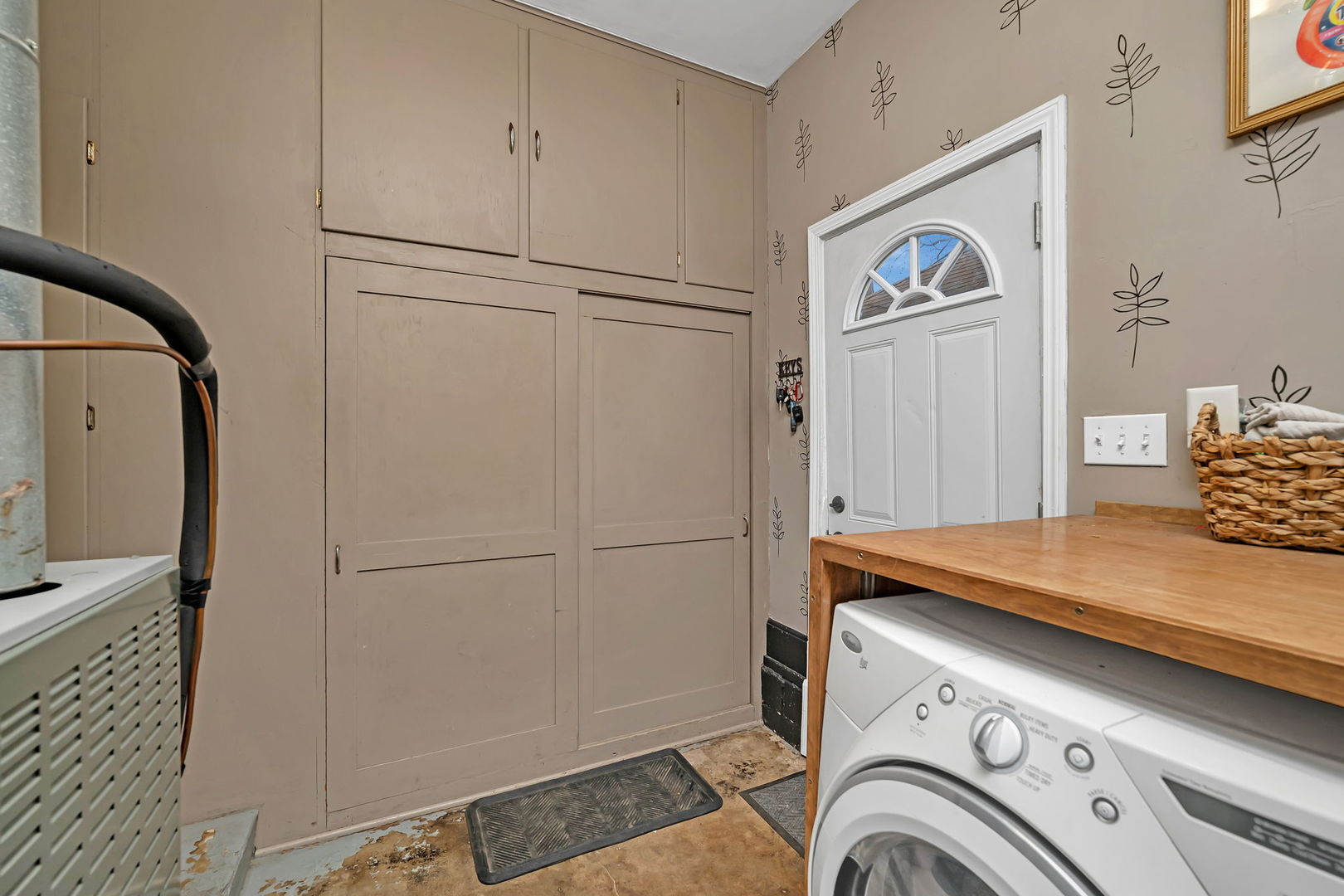 136 Grove Street Braidwood, IL 60408 - Photo 20 of 26 a utility room with dryer and washer