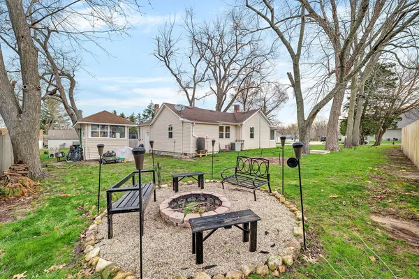 $194,900 | 136 Grove Street, Braidwood, IL 60408