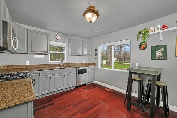 $194,900 | 136 Grove Street, Braidwood, IL 60408