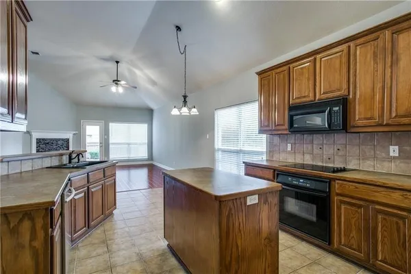 $2,500 | 2801 Grand Canyon Court, McKinney, TX 75072