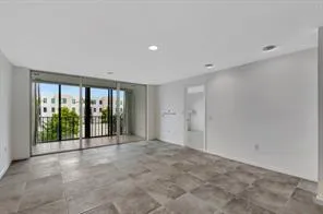$1,900 | 4242 Deste Court, Unit 201, Lake Worth, FL 33467