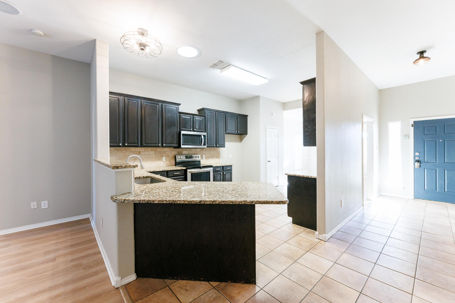 10602 Clinton Avenue Lubbock, TX 79424 - Photo 11 of 45 -