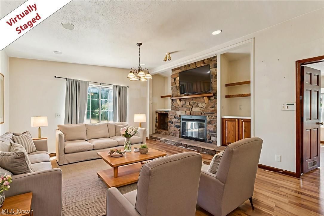 14525 Sperry Road Newbury, OH 44065 - Photo 5 of 36 Family Room