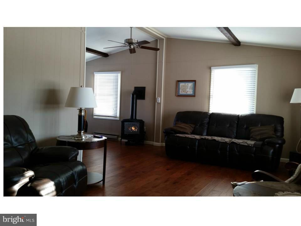 6032 Quinn Road Frederick, MD 21701 - Photo 7 of 29 Living Room