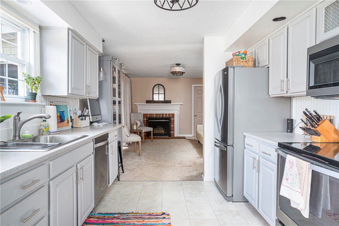 106 Sweet Farm Road Portsmouth, RI 02871 - Photo 10 of 40 Gallery Image 10