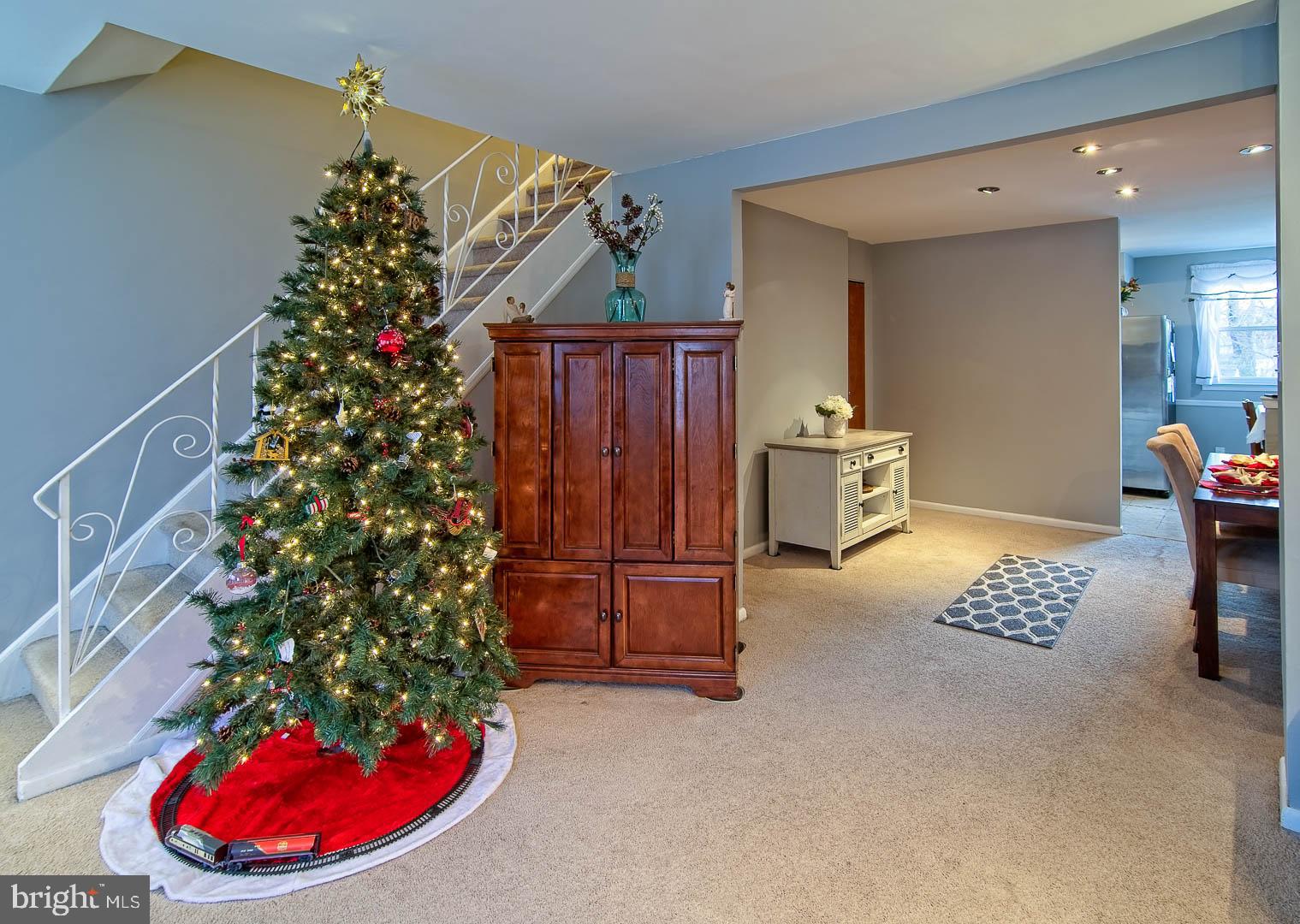 12541 Deer Run Road Philadelphia, PA 19154 - Photo 3 of 49 Gallery Image 3