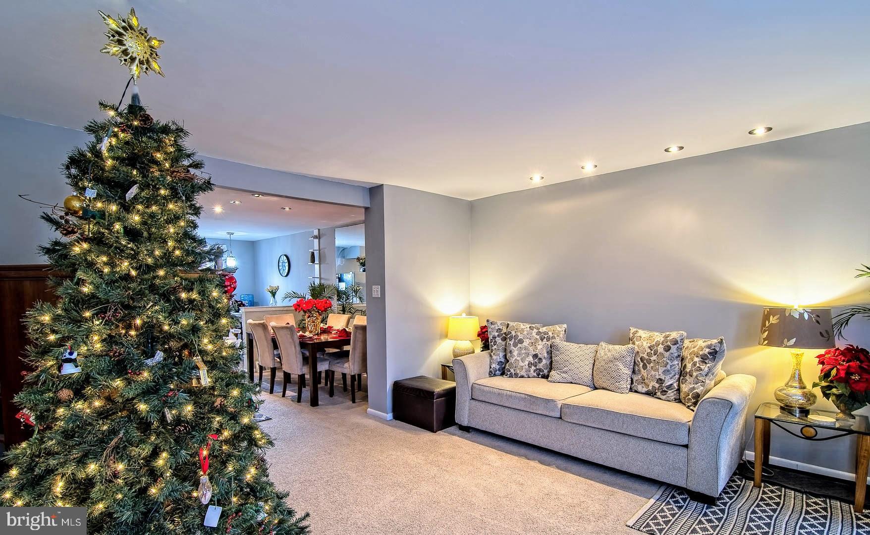 12541 Deer Run Road Philadelphia, PA 19154 - Photo 4 of 49 Gallery Image 4