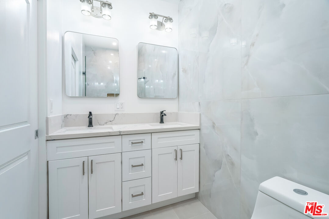 5822 Saloma Avenue Sherman Oaks, CA 91411 - Photo 11 of 22