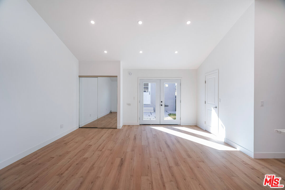 5822 Saloma Avenue Sherman Oaks, CA 91411 - Photo 18 of 22