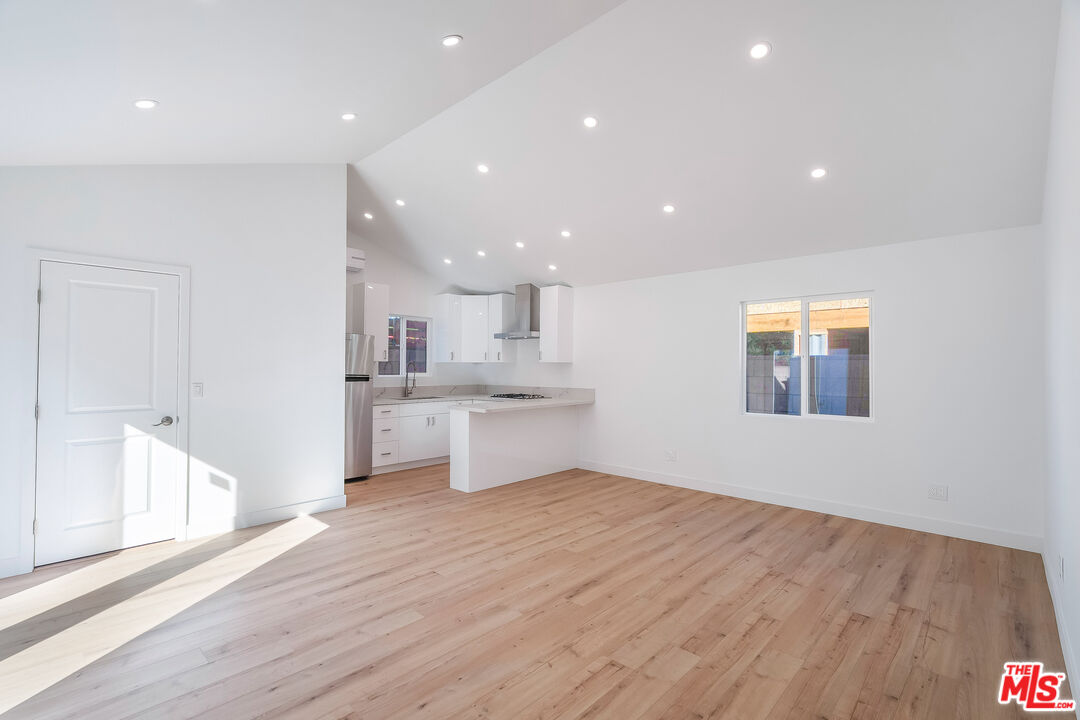 5822 Saloma Avenue Sherman Oaks, CA 91411 - Photo 19 of 22