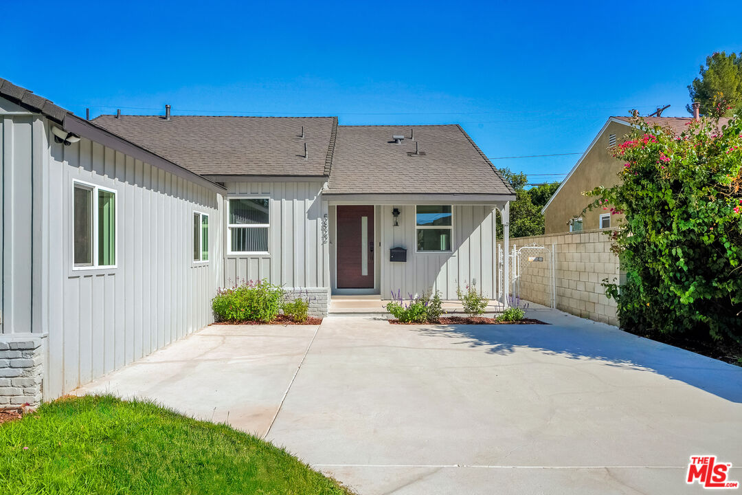 5822 Saloma Avenue Sherman Oaks, CA 91411 - Photo 4 of 22