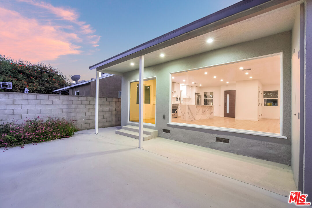 5822 Saloma Avenue Sherman Oaks, CA 91411 - Photo 8 of 22