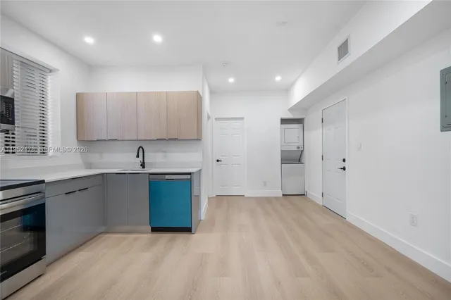 $2,400 | 629 Southwest 10th Avenue, Unit 1, Miami, FL 33130