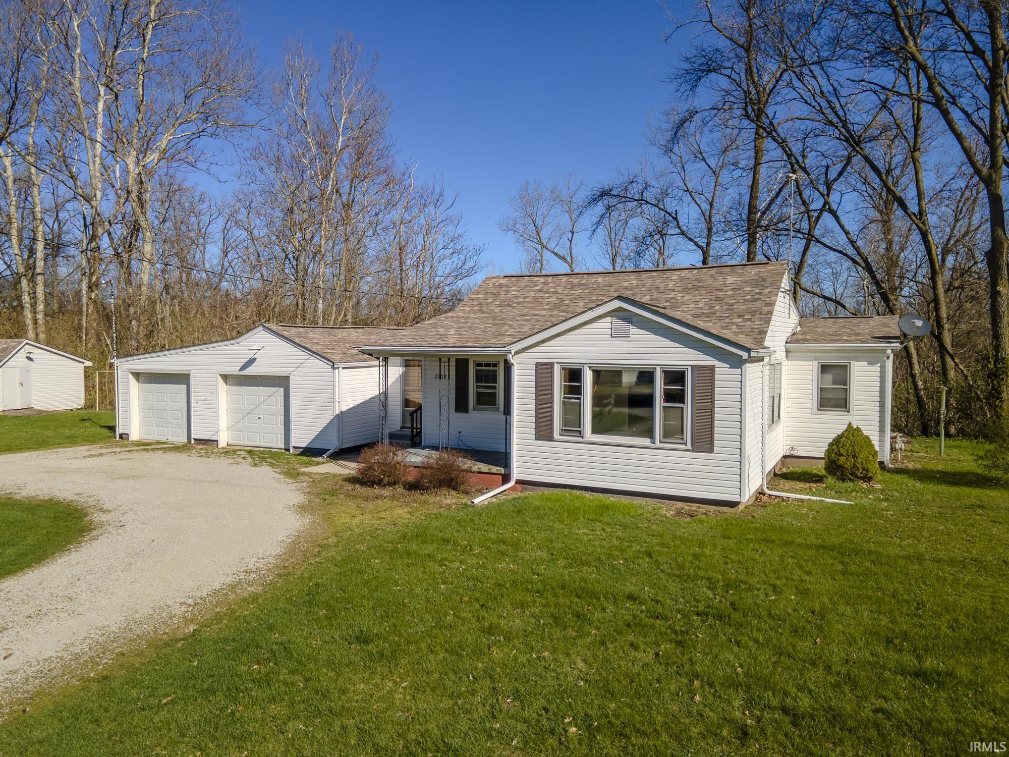 2108 Riverside Drive Huntington, IN 46750 - Photo 2 of 36 Gallery Image 2