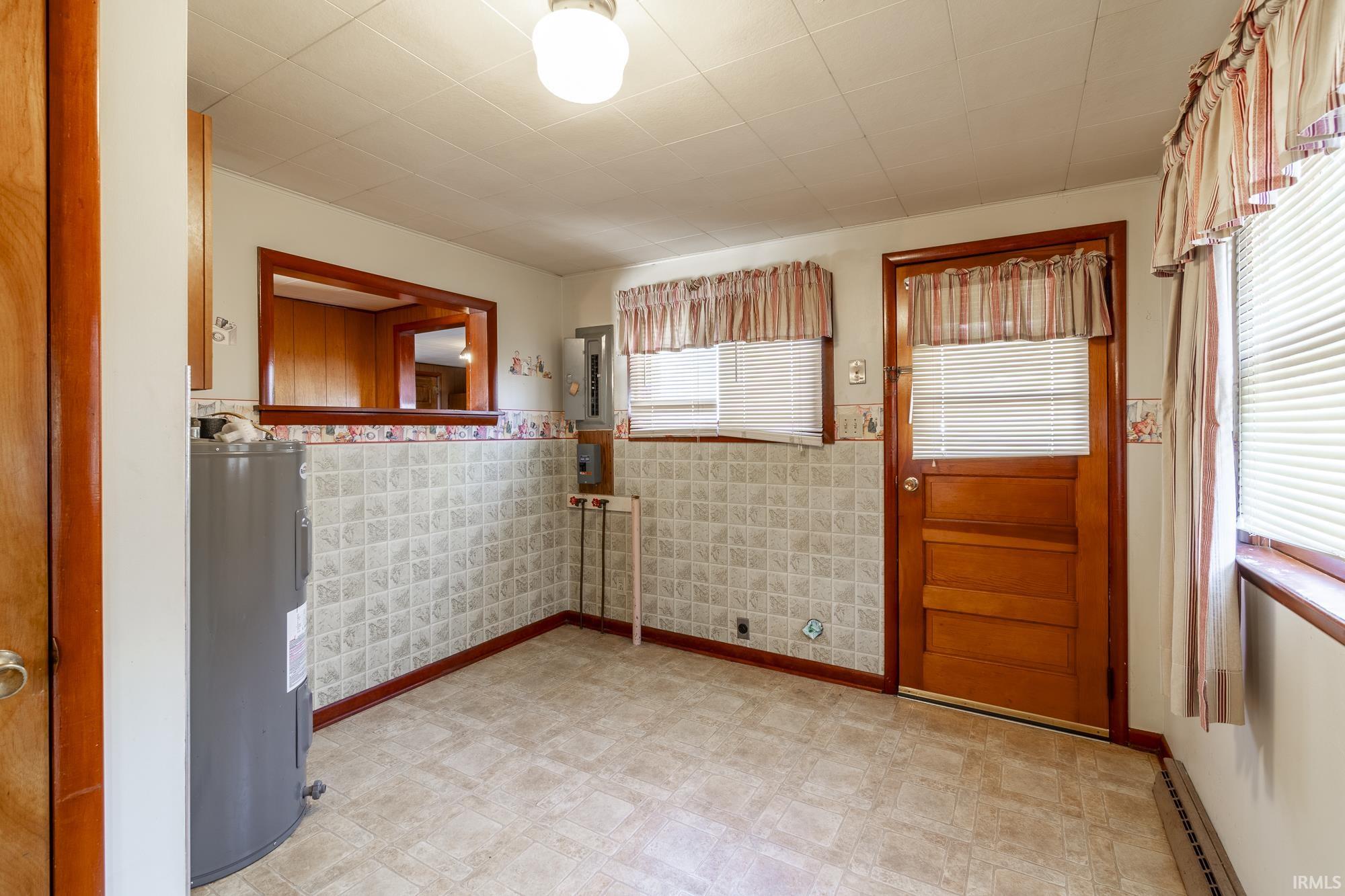 2108 Riverside Drive Huntington, IN 46750 - Photo 21 of 36 Gallery Image 21