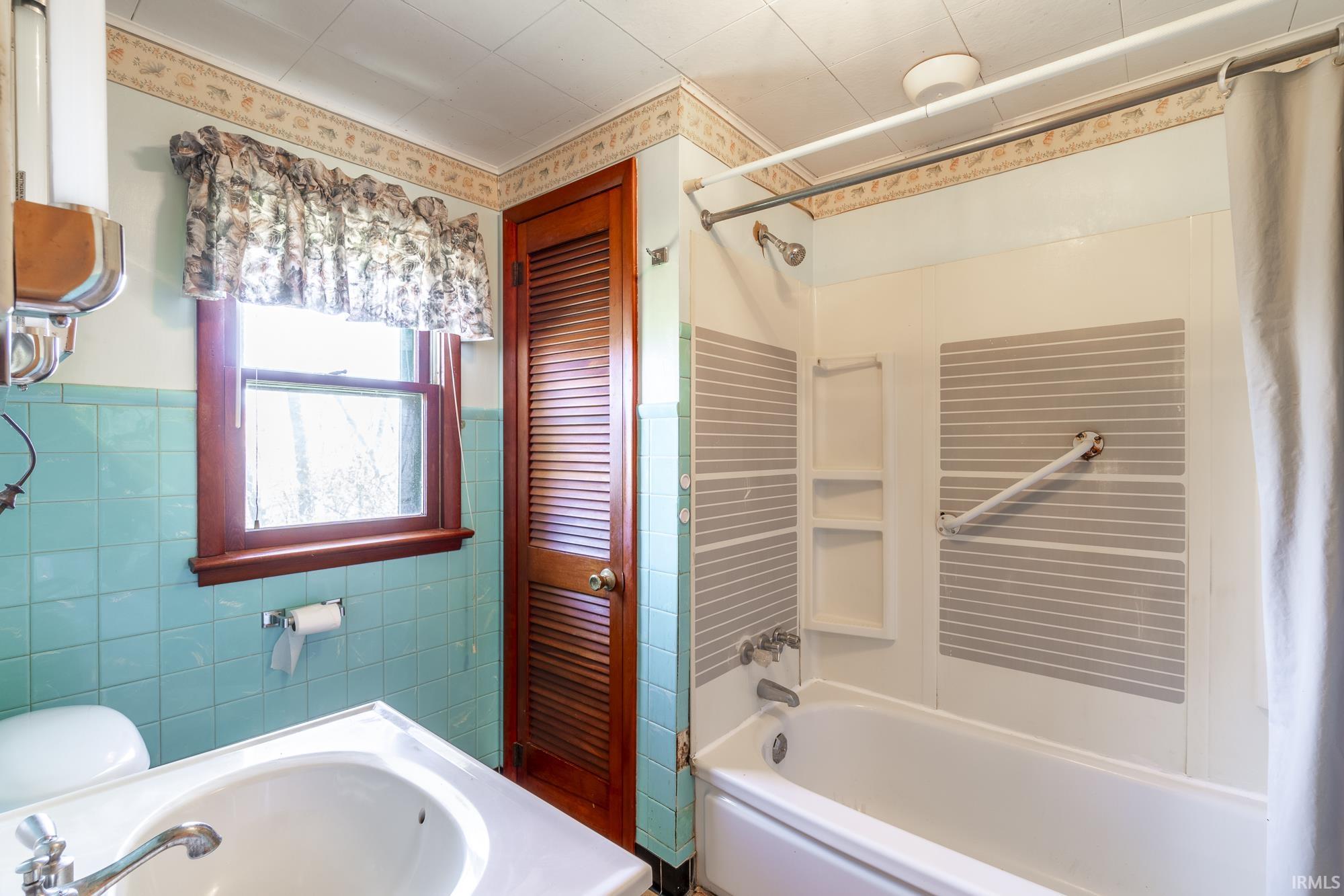 2108 Riverside Drive Huntington, IN 46750 - Photo 23 of 36 Gallery Image 23