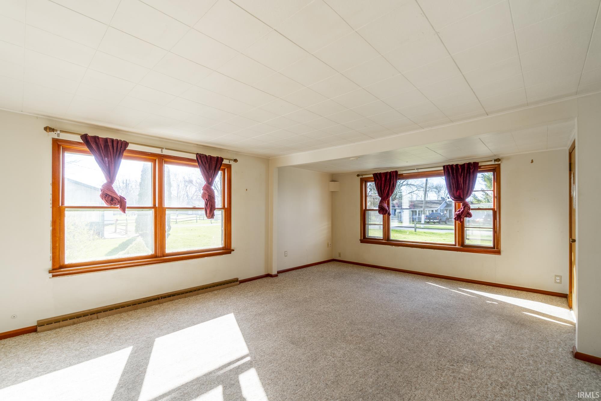 2108 Riverside Drive Huntington, IN 46750 - Photo 9 of 36 Gallery Image 9