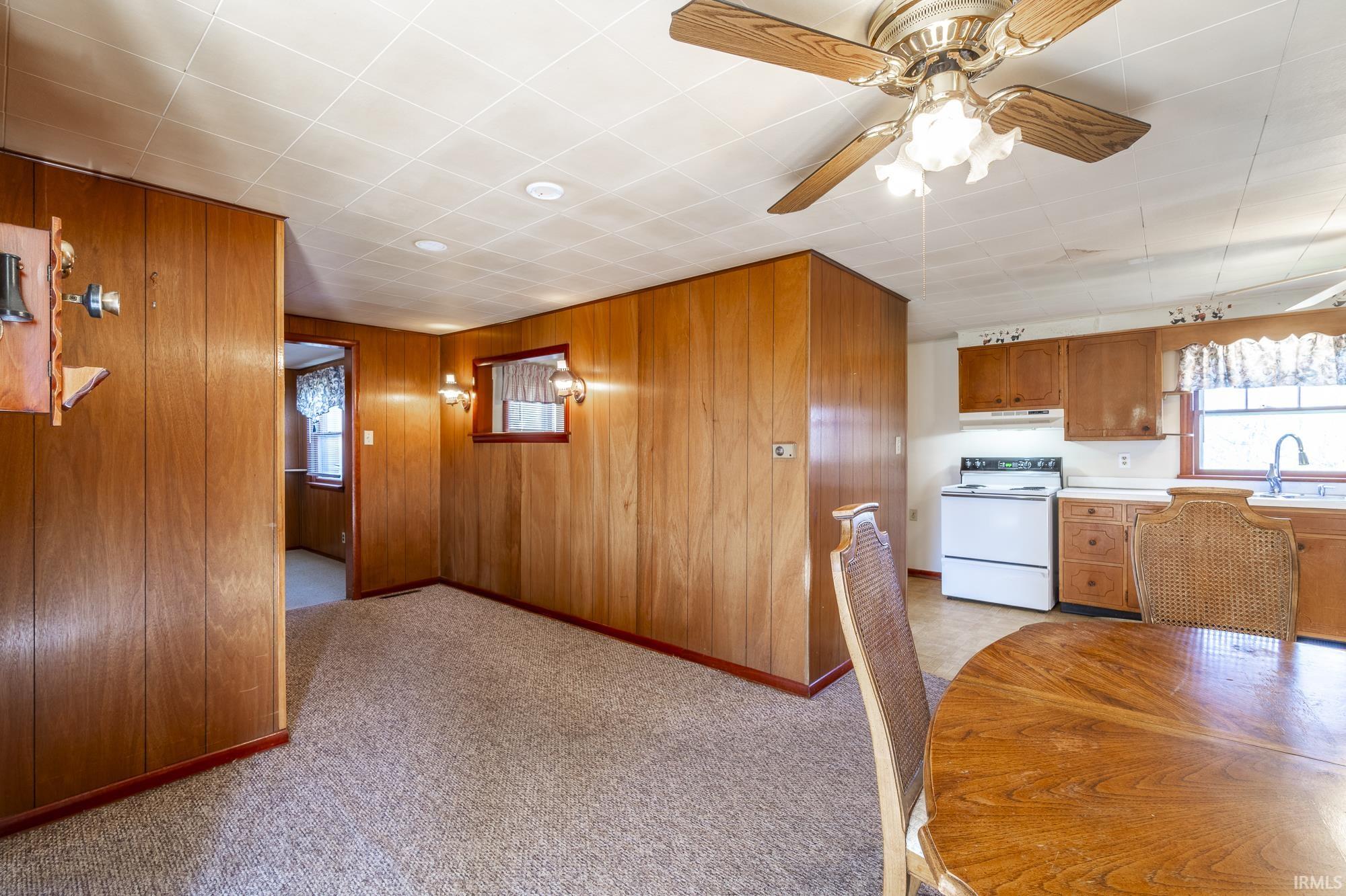 2108 Riverside Drive Huntington, IN 46750 - Photo 10 of 36 Gallery Image 10