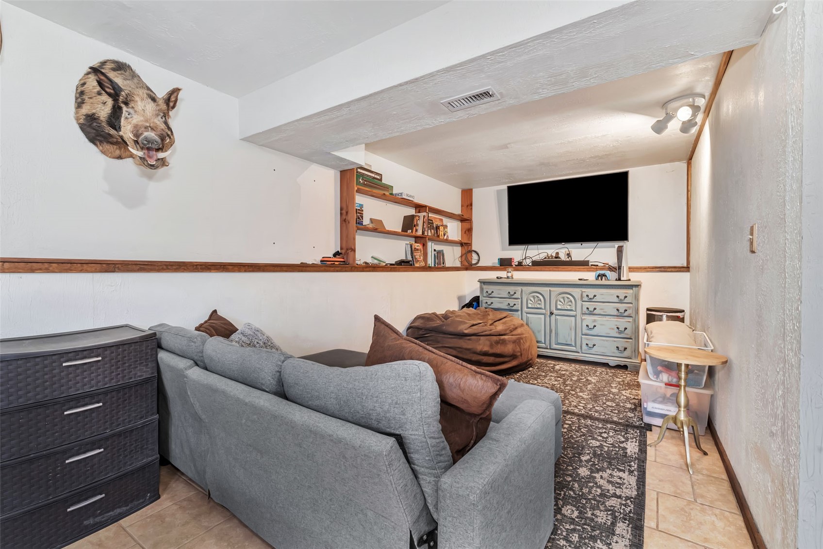 224 C R 206 Craig, CO 81625 - Photo 20 of 50 a living room with furniture and a flat screen tv