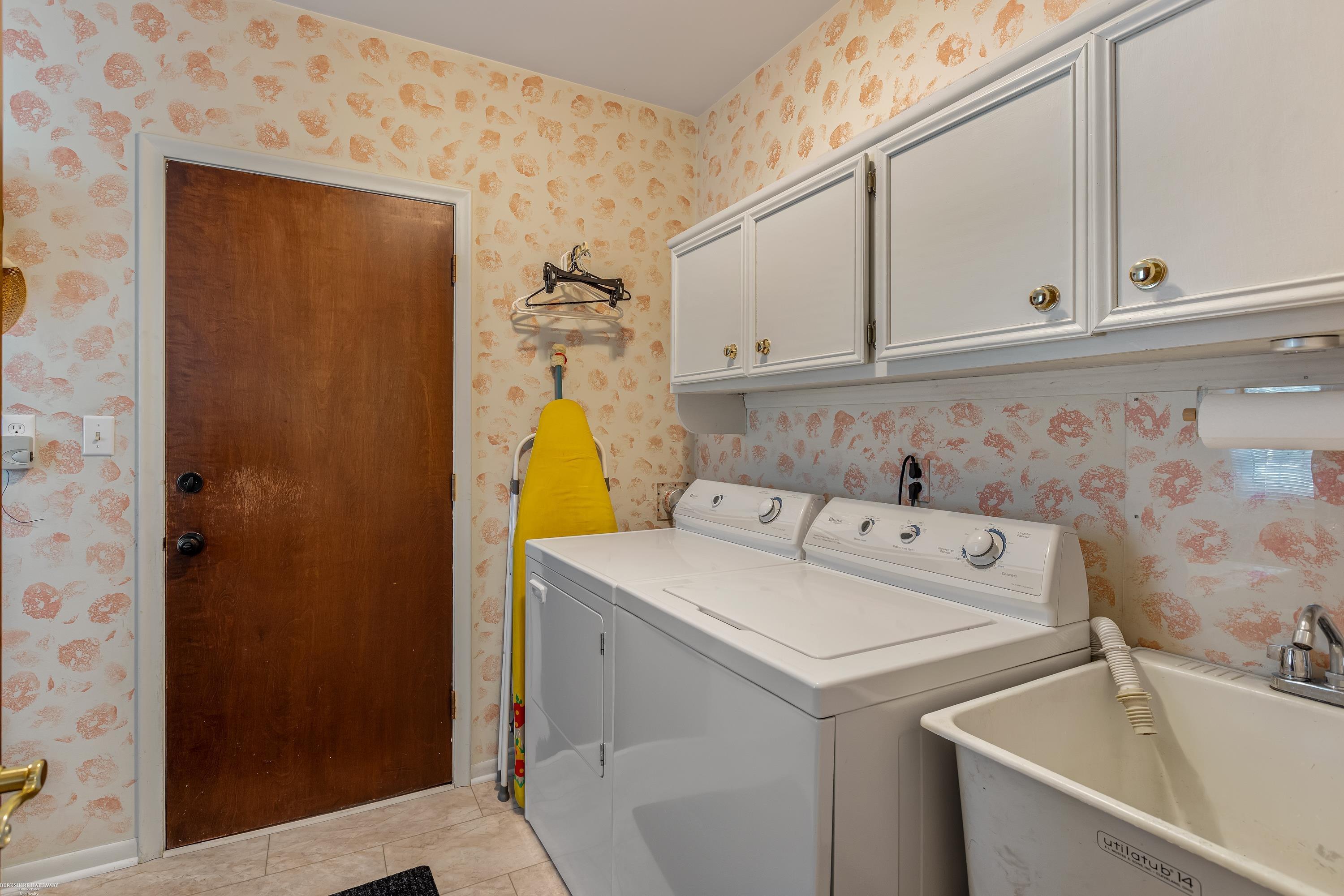681 Lake Forest Road Rochester Hills, MI 48309 - Photo 18 of 41