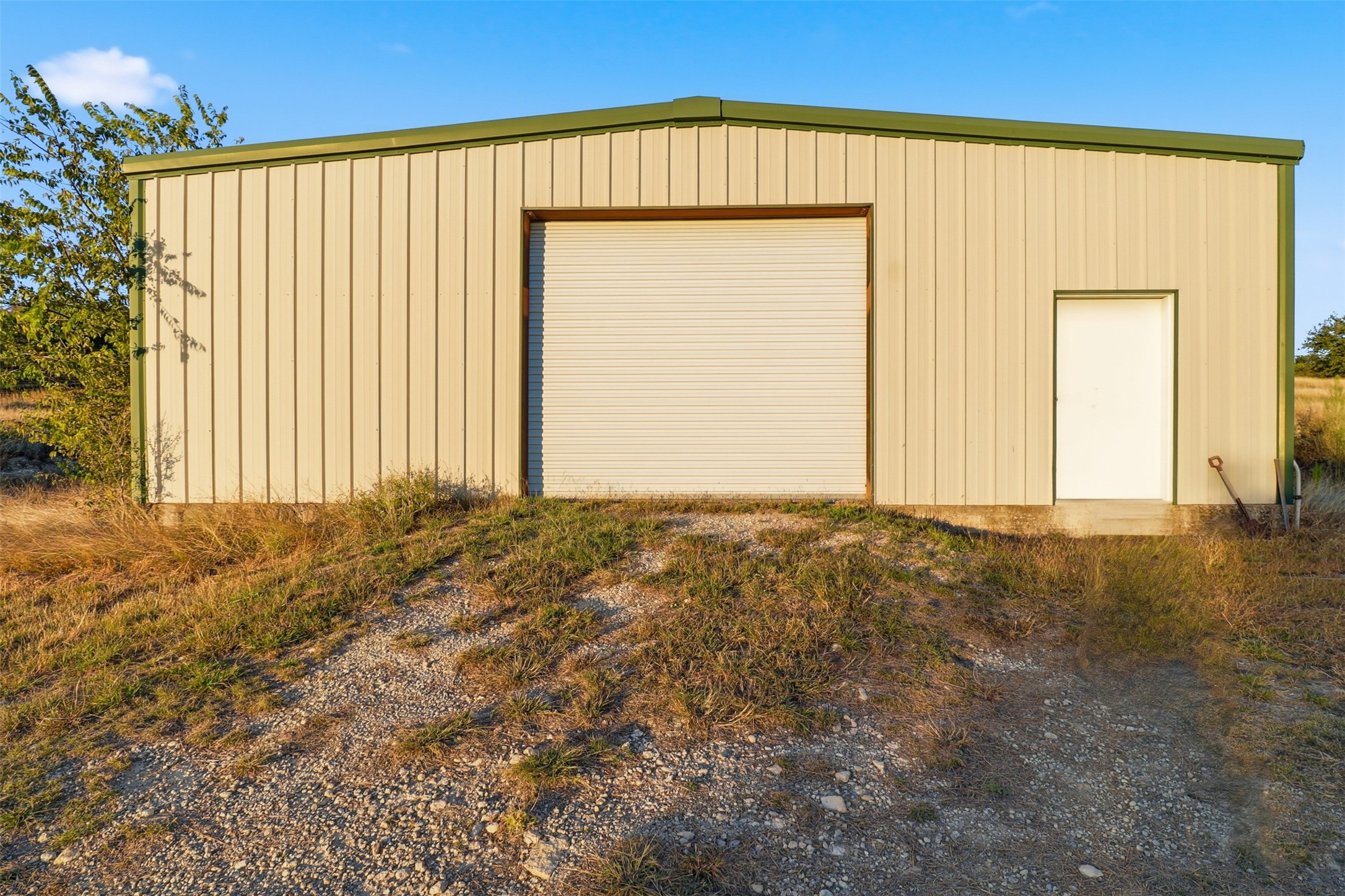 450 Threadgill Ranch Road Burnet, TX 78611 - Photo 22 of 33 an empty room with a window