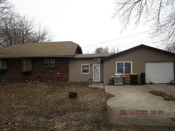 $44,950 | 608 North 5th Street, Bricelyn, MN 56014