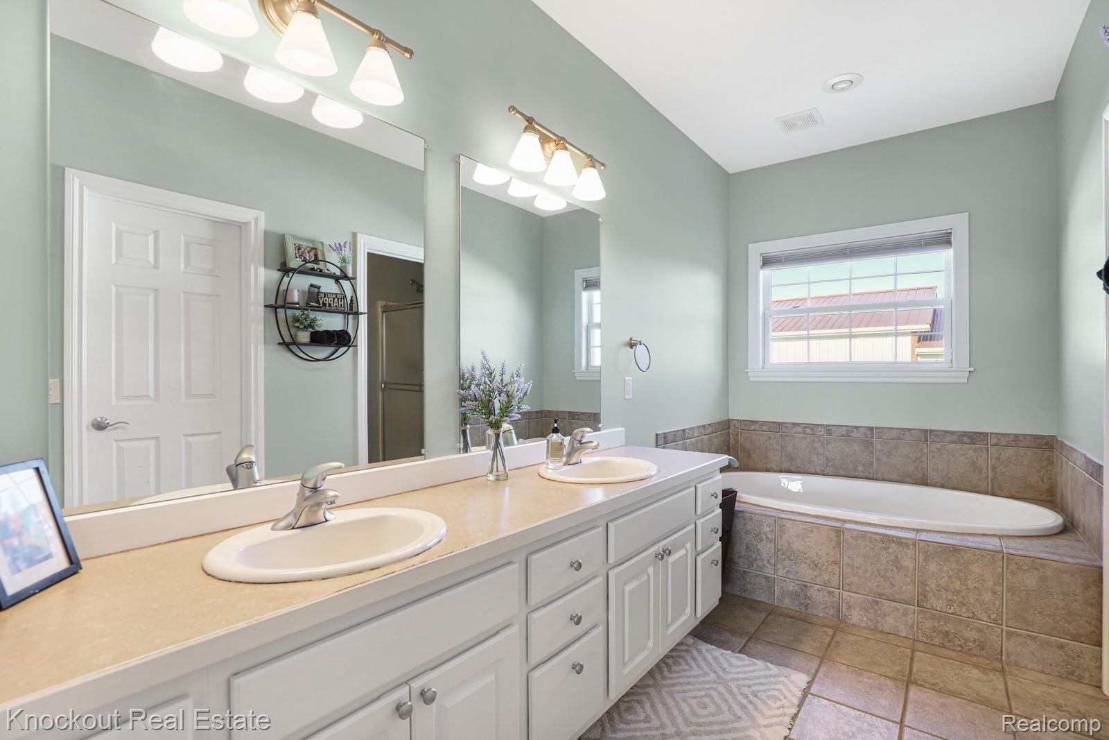 2718 Burns Road Munger, MI 48747 - Photo 24 of 82 2718 Burns Munger Interiors-21.jpg