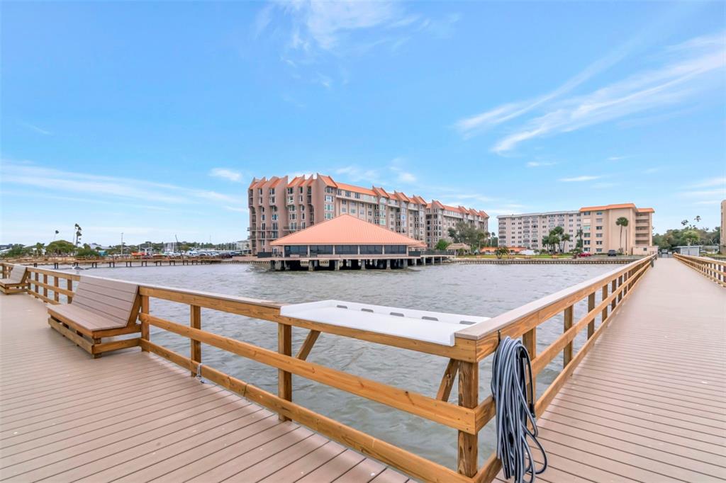 634 Edgewater Drive, Unit 848 Dunedin, FL 34698 - Photo 25 of 40 a view of a terrace with seating space