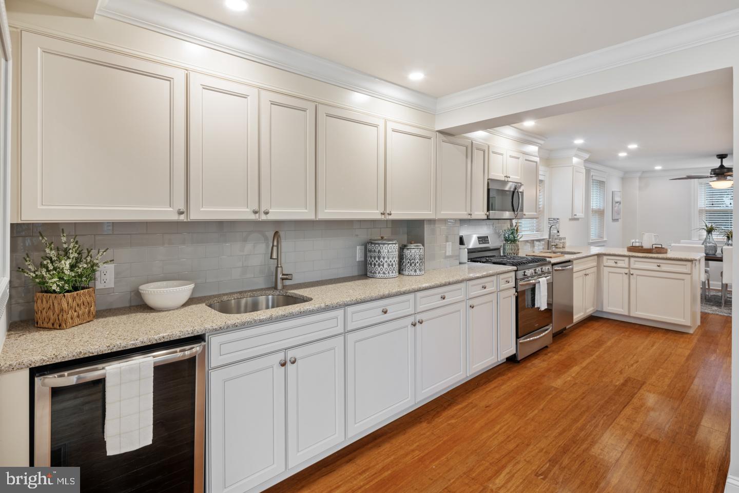 418 Steel Road Havertown, PA 19083 - Photo 6 of 35 Gallery Image 6