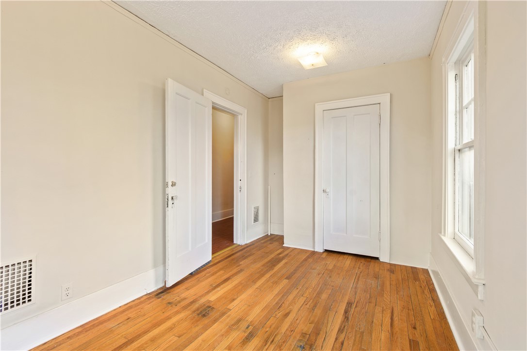 114 Laburnam Crescent Rochester, NY 14620 - Photo 11 of 20