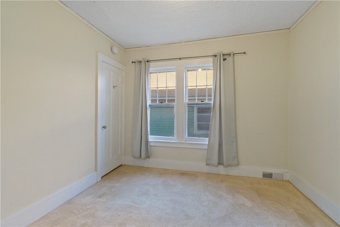 114 Laburnam Crescent Rochester, NY 14620 - Photo 14 of 20