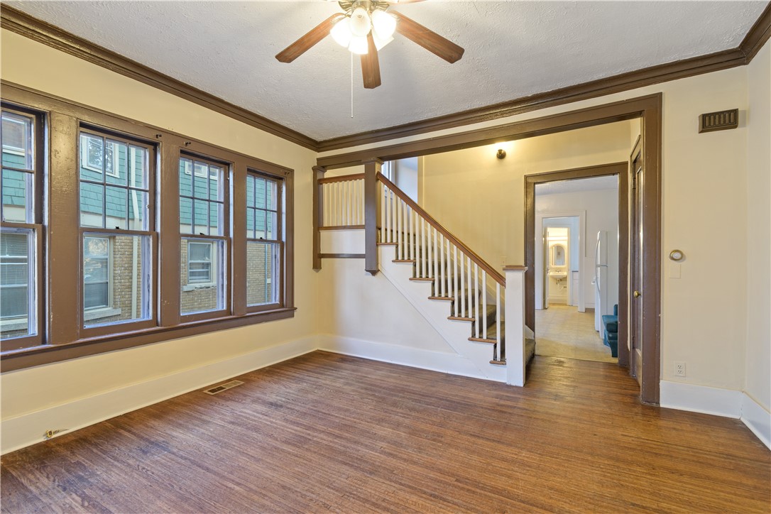 114 Laburnam Crescent Rochester, NY 14620 - Photo 4 of 20