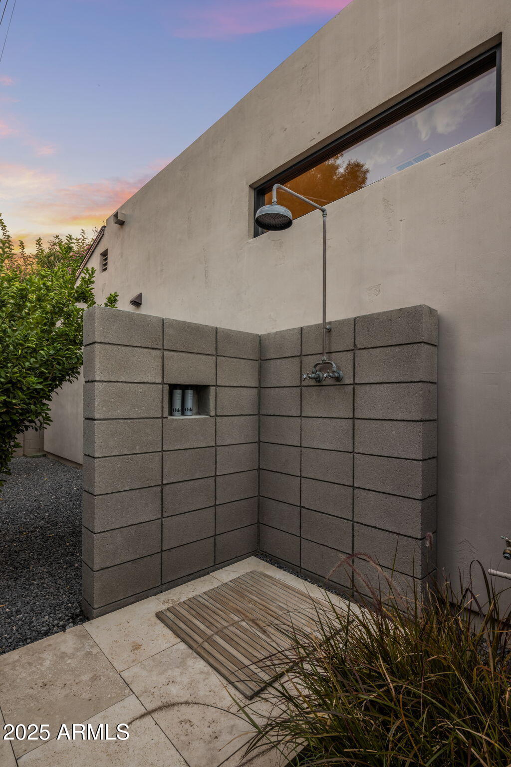 219 East Oregon Avenue Phoenix, AZ 85012 - Photo 26 of 37 Outdoor Shower