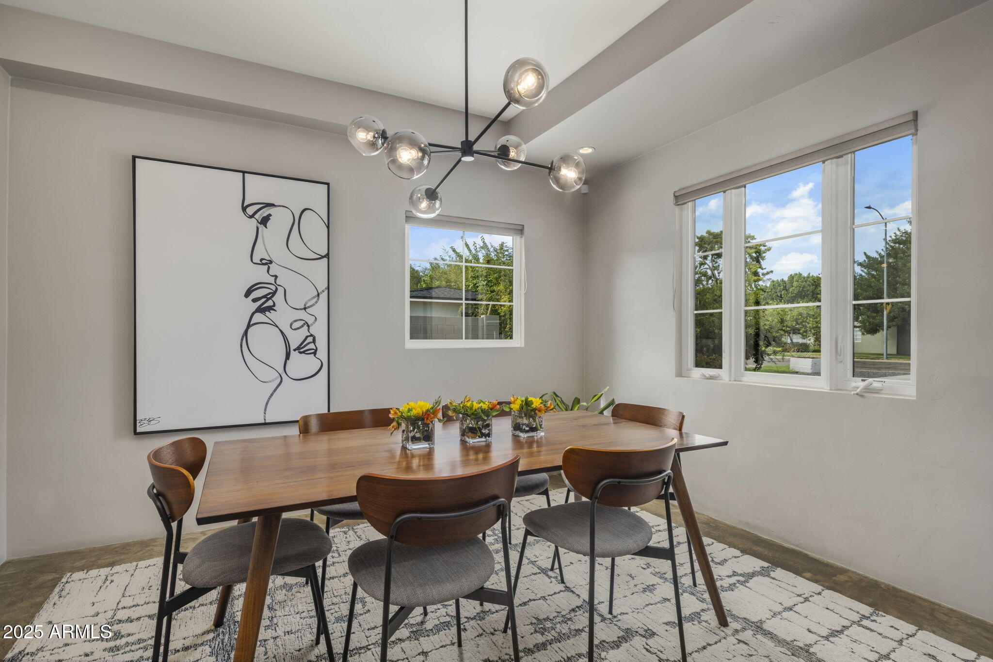 219 East Oregon Avenue Phoenix, AZ 85012 - Photo 7 of 37 Dining Area