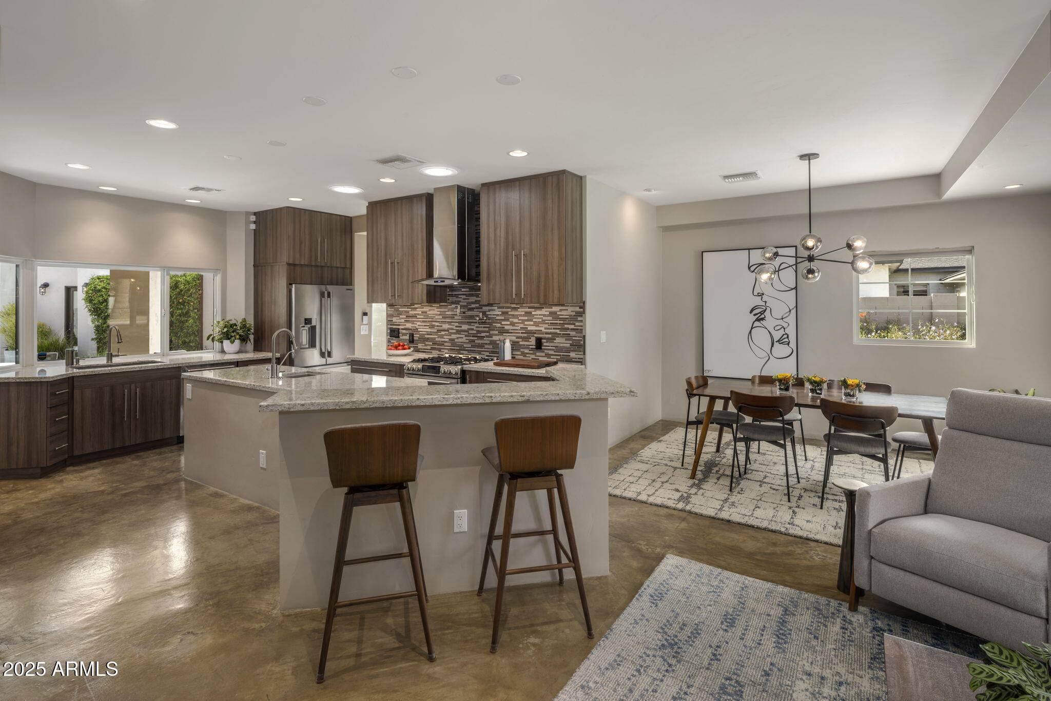 219 East Oregon Avenue Phoenix, AZ 85012 - Photo 8 of 37 Breakfast Bar