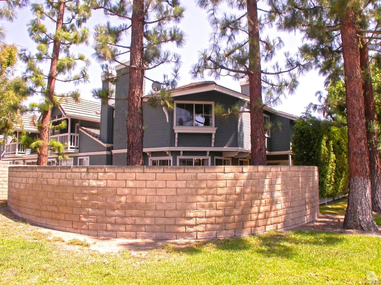 1990 Rory Lane, Unit 2 Simi Valley, CA 93063 - Photo 22 of 23 a front view of house with yard