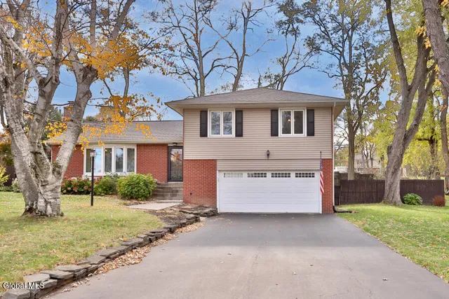 $530,000 | 12 Delucia Terrace, Colonie, NY 12211