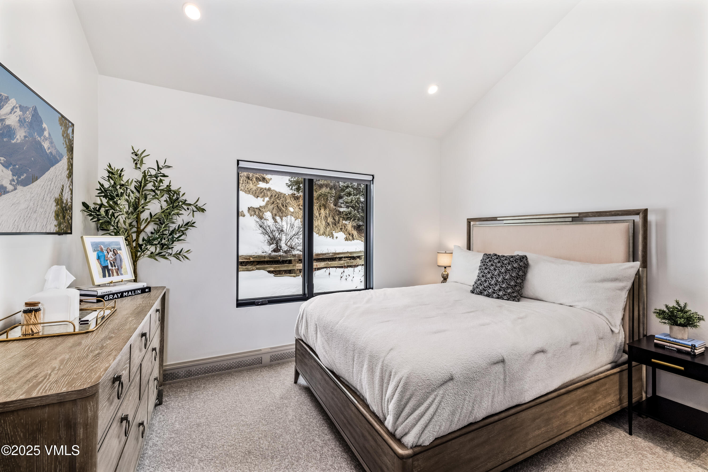 1881 Lions Ridge Loop, Unit 30 Vail, CO 81657 - Photo 22 of 38 VP upstairs guest room