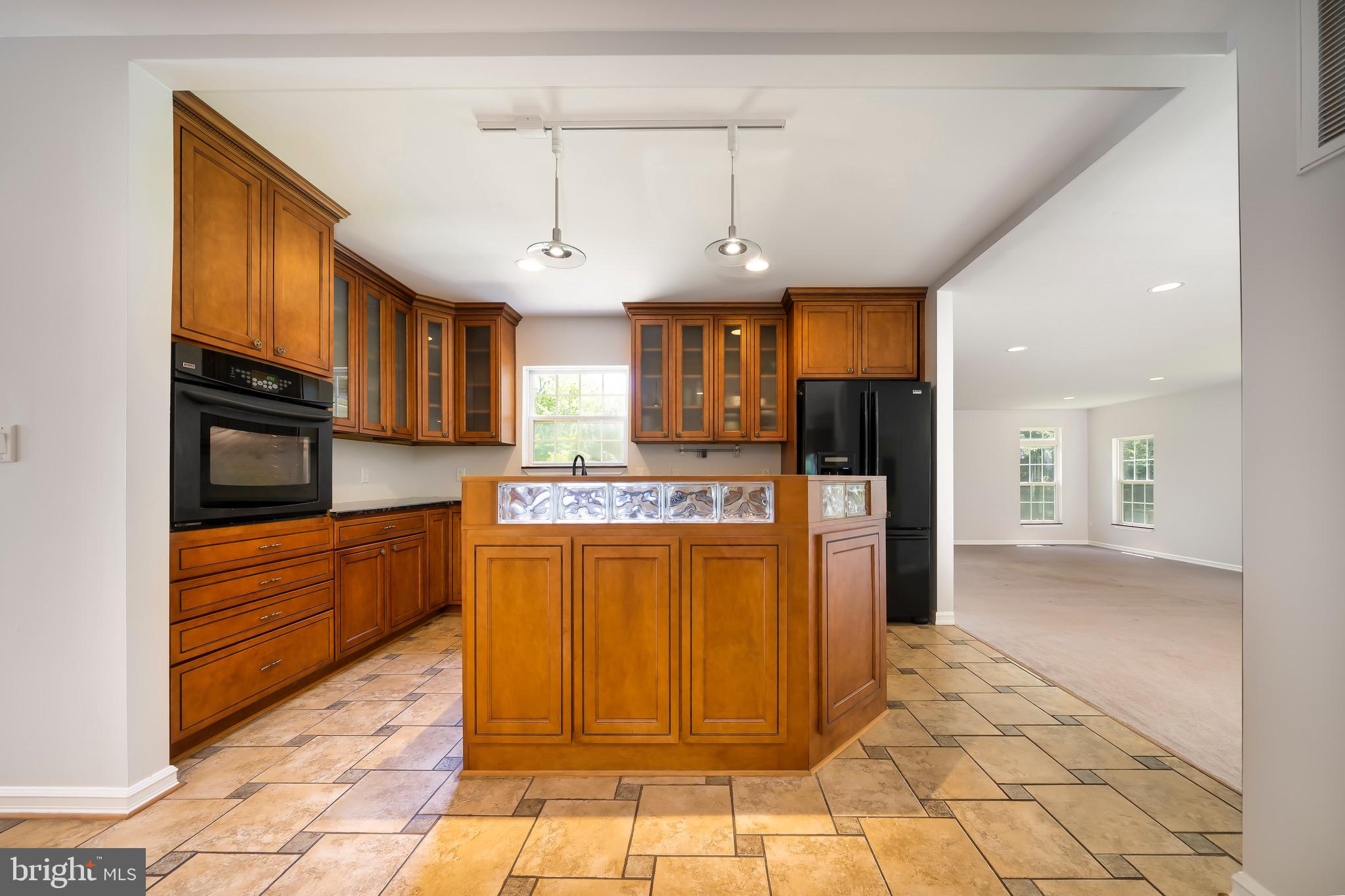 8950 Gue Road Damascus, MD 20872 - Photo 25 of 74 Kitchen