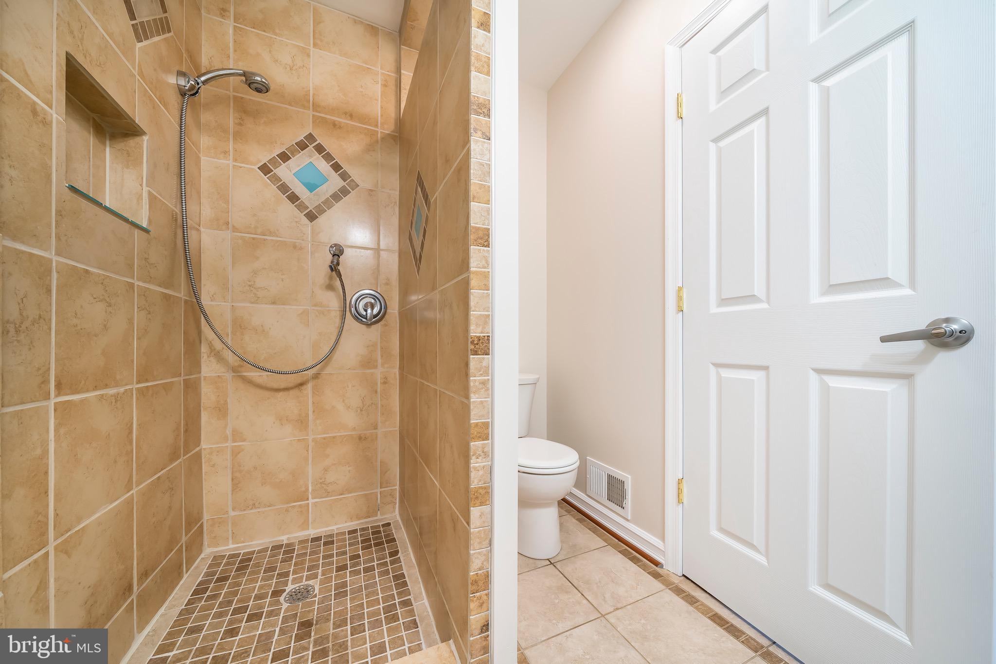 8950 Gue Road Damascus, MD 20872 - Photo 36 of 74 Bathroom 1