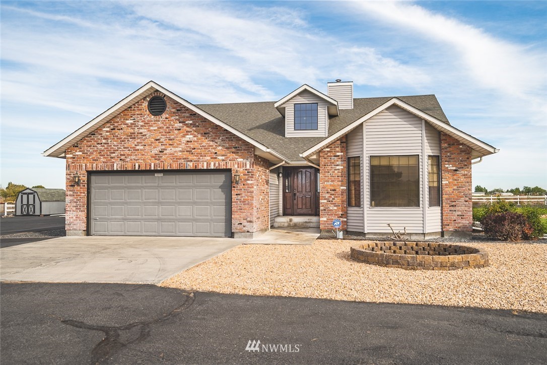 1321 Ne Road East Moses Lake, WA 98837 - Photo 1 of 40 Gallery Image 1